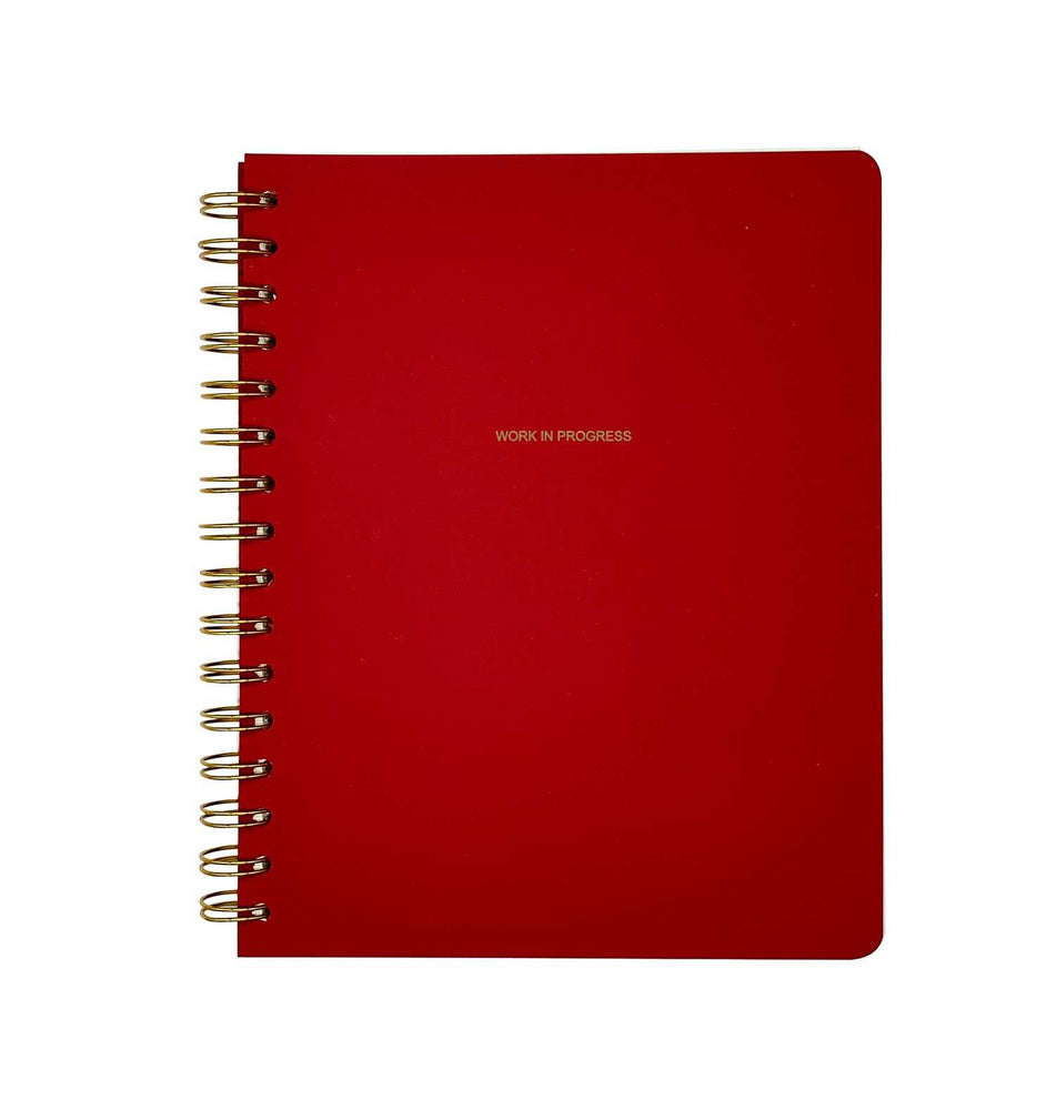 Notebook cuaderno Argollado WORK IN PROGRESS INTERIOR HOJAS DE PUNTOS O RAYAS COLOR CREMA 90GMS ARGOLLADO METALICO DORADO ESTAMPADO AL CALOR DORADO CARATULA COLOR ROJO- Make 2D Colombia